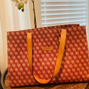 Dooney & Bourke East West Tote